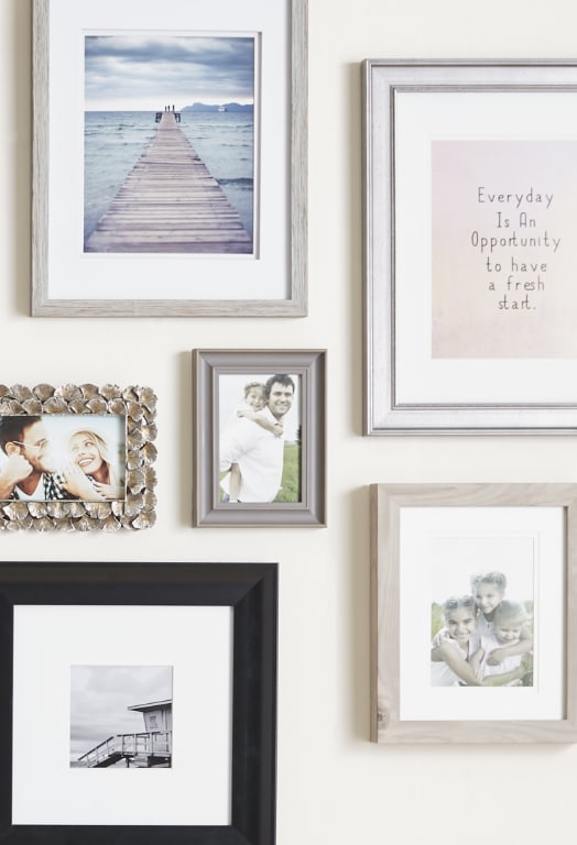 Picture Hangers & Hardware