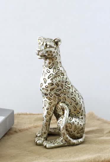 Sculptures & Figurines