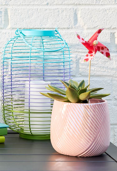 Outdoor Décor ›