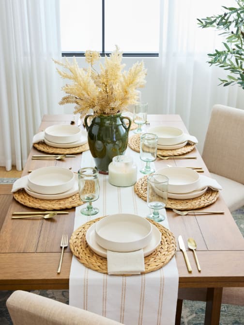 Kitchen & Dining