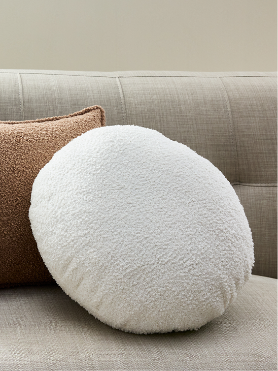 Round & Shaped Pillows