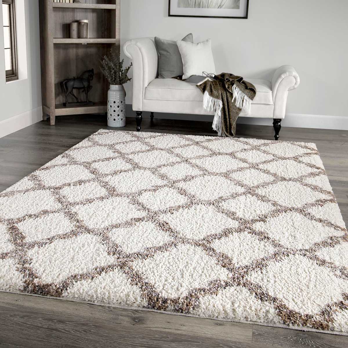 Windsor White Quatrefoil Shag Rug 8x10 At Home
