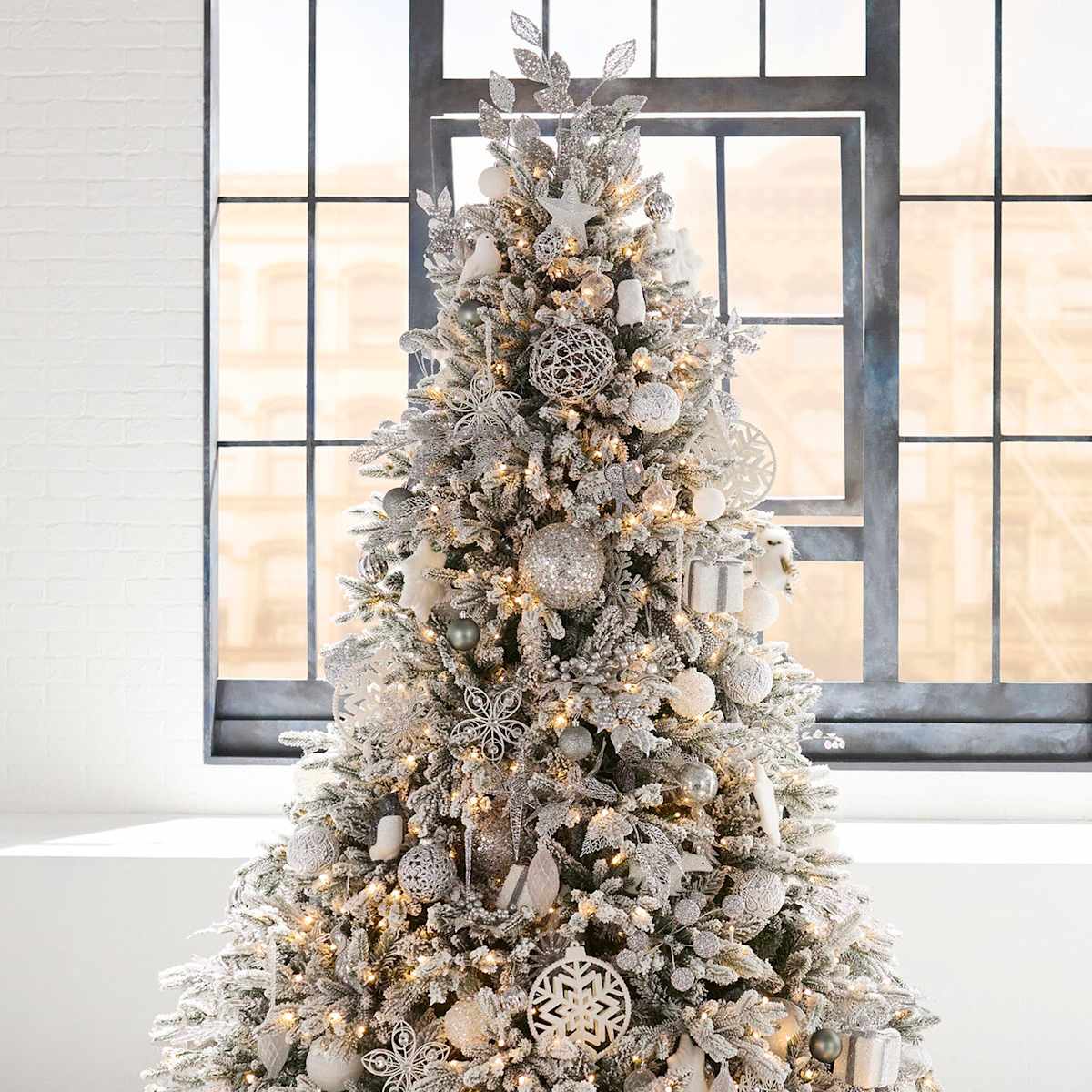 7.5 flocked christmas tree discount