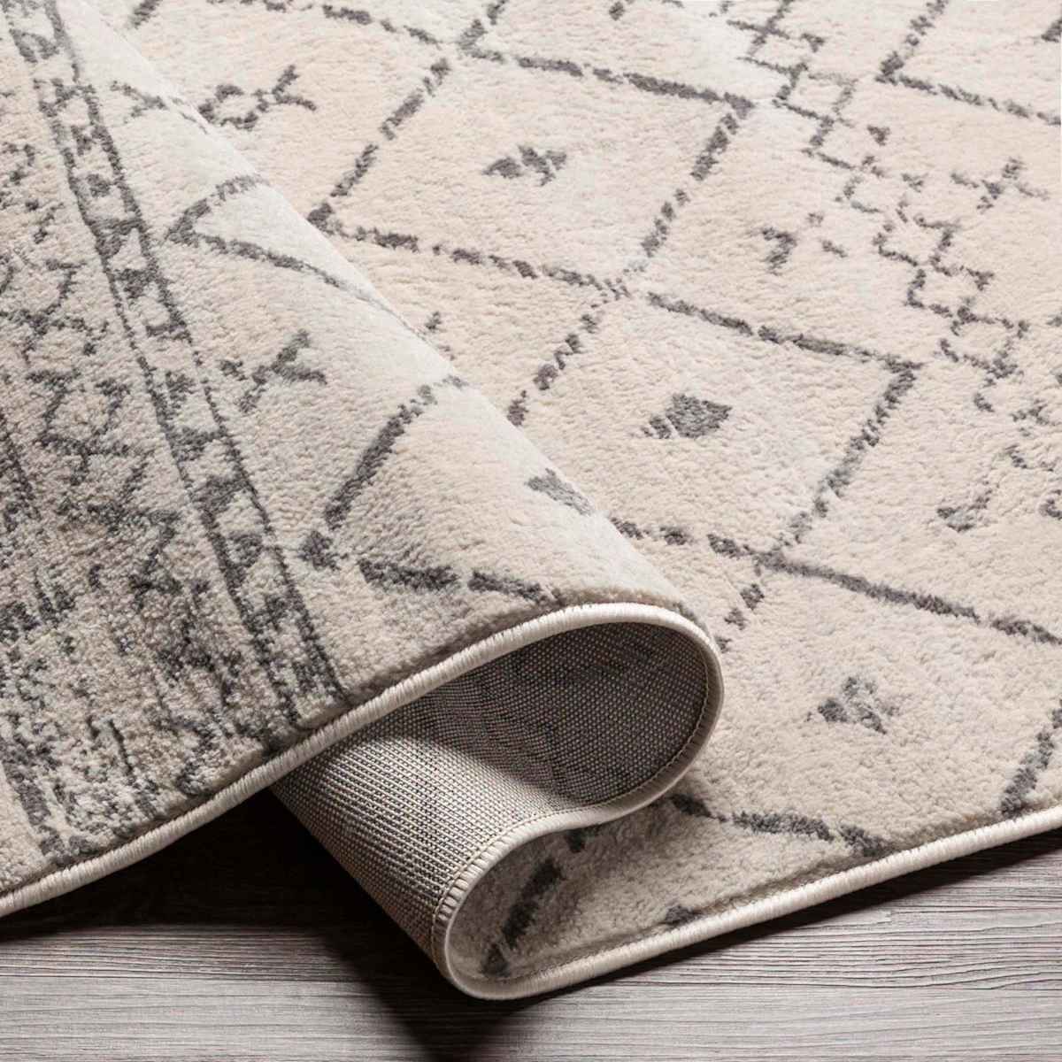 (D483) Found & Fable Roma Ivory Diamond Design Area Rug, 8x10