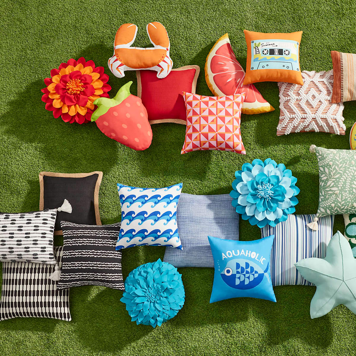 Outdoor pillows at home clearance