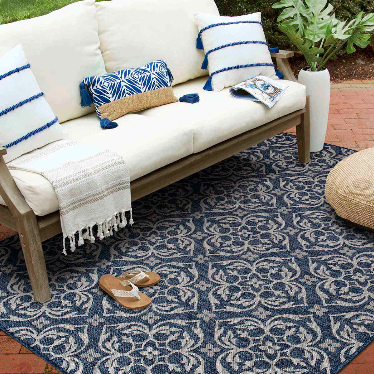 Cobalt New Zealand Kenton Border Area Rug, 7X9 | At Home