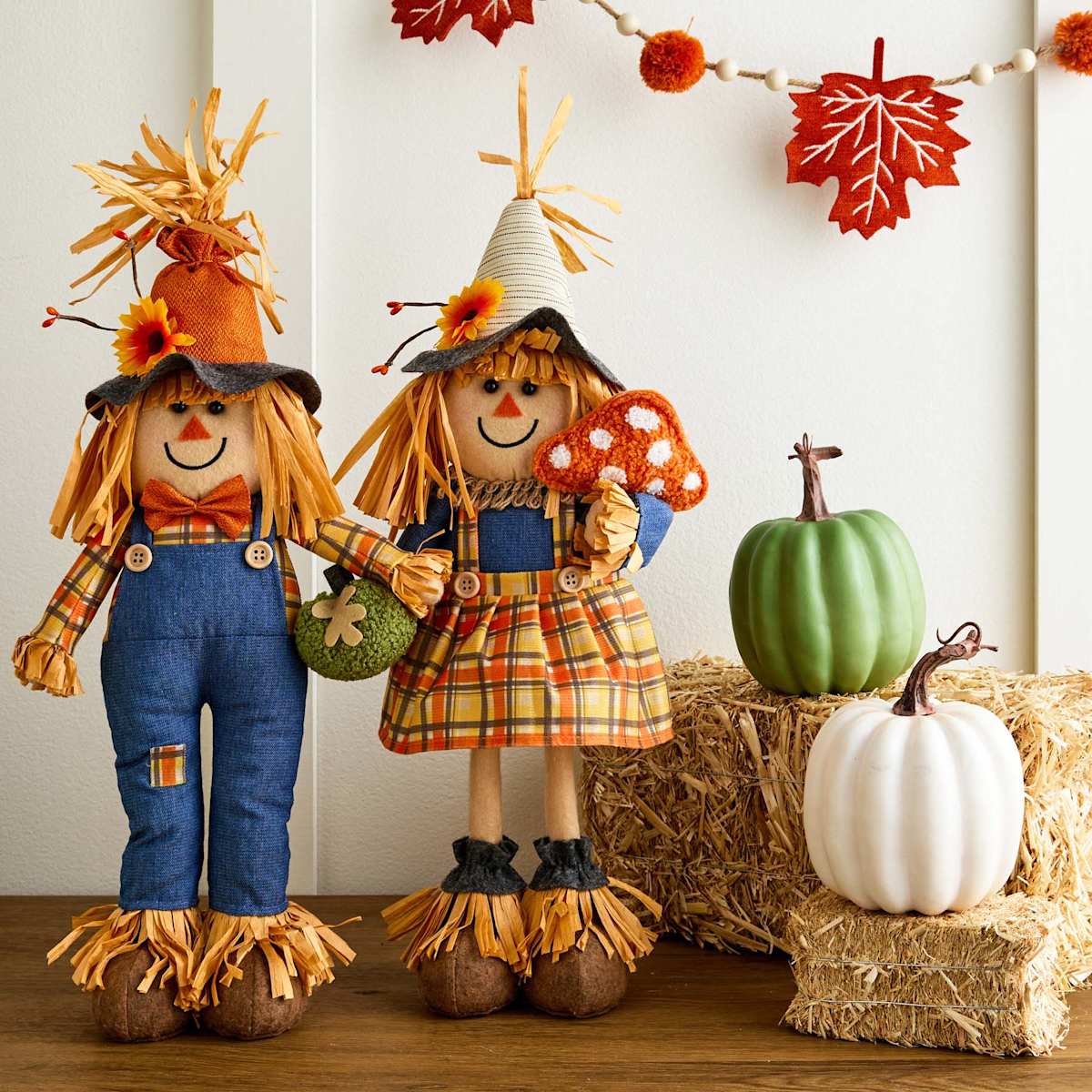 Standing Scarecrow with Pumpkin, 17.5