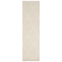 (B782) Wesley White Diamond Design Runner, 2x7