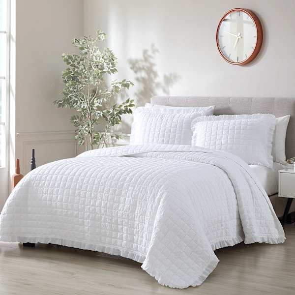 White twin quilt discount
