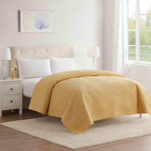 Callie Yellow Pinsonic Quilt, Twin