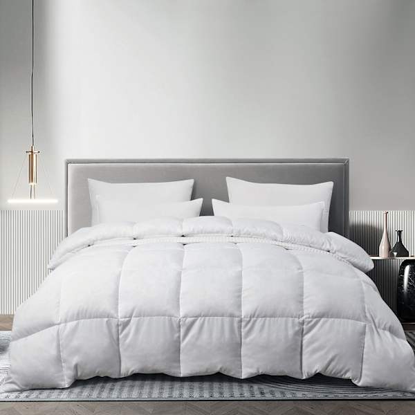 Serta White Microfiber Down Comforter, Queen