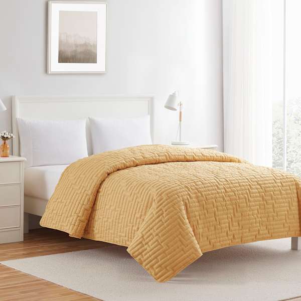 Yellow Path Geo Pinsonic Quilt, Full/Queen