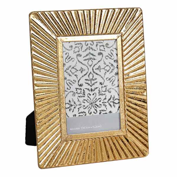 Found & Fable Gold Metal Tabletop Picture Frame, 4x6