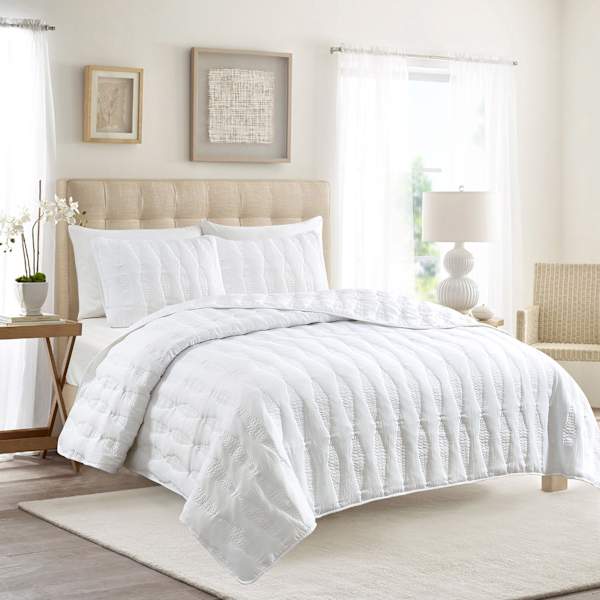 Providence 3 Piece White Embroidered Quilt Set Full Queen