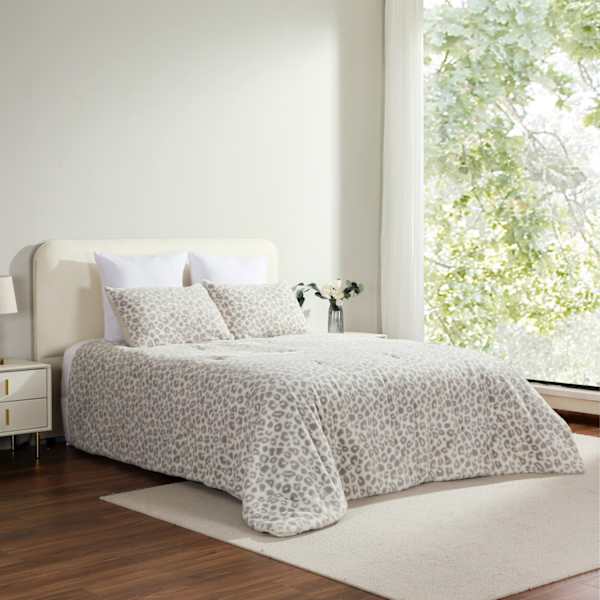 3-Piece Snow Leopard Faux Fur Comforter Set, Full/Queen