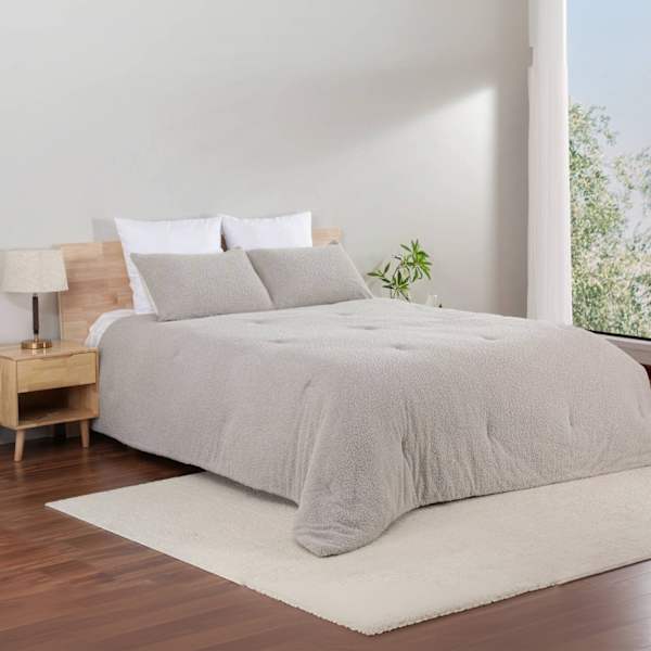 Honeybloom 3-Piece Light Grey Cozy Knit Comforter Set, Full/Queen