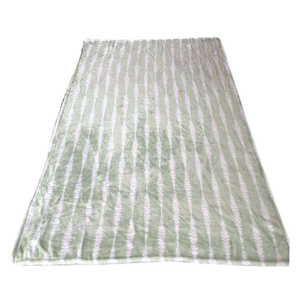 Providence Green Fern Micro Plush Throw Blanket, 50x60
