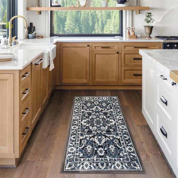 Arrington Traditional Border Washable Rug