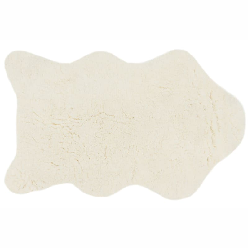 Ivory Faux Fur Shaped Accent Rug, 27x45
