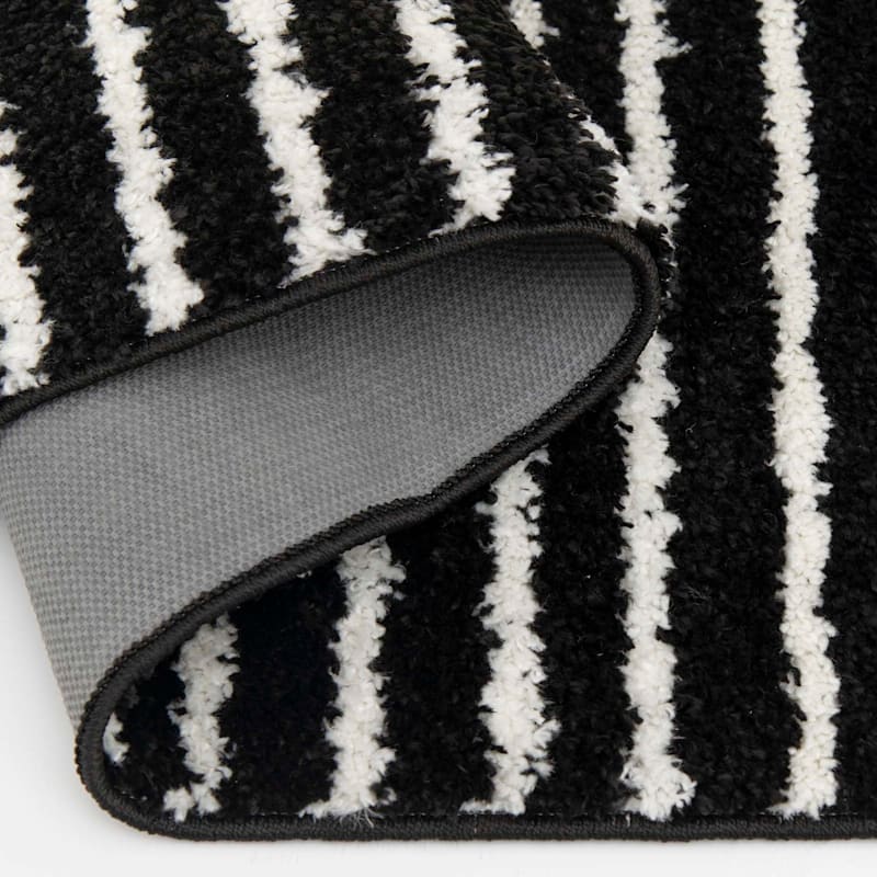 Geneva Black & White Tufted Stripe Accent Rug, 30x48