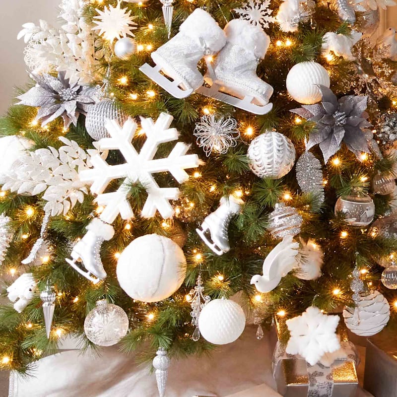 10 of Our Best Snowflake Ornaments That'll Guarantee a White Christmas